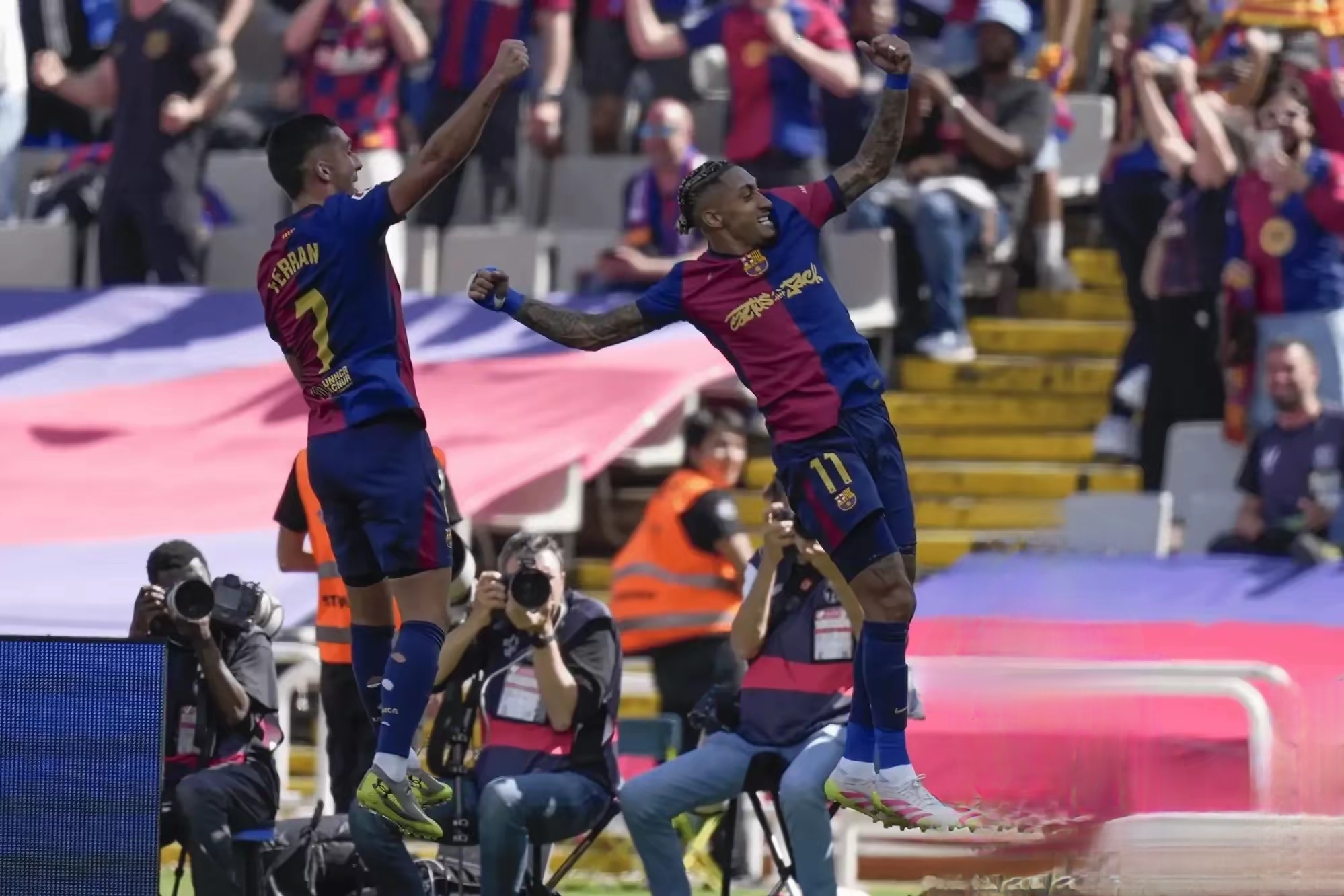 晋级下一阶段引发热议！，德罗巴在切尔西比赛中大比分获胜引发球迷热议的简单介绍