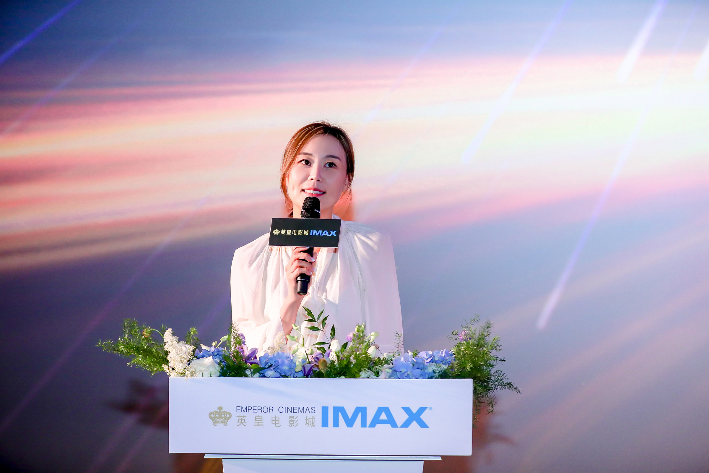 SKT观众热烈欢呼！，穆古鲁扎迎来十五赛季出色发挥观众掌声雷动的简单介绍